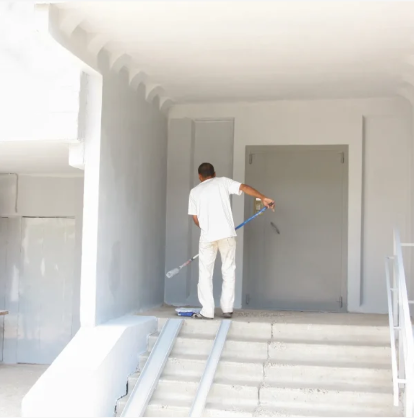 Peinture intérieure en cours de réalisation